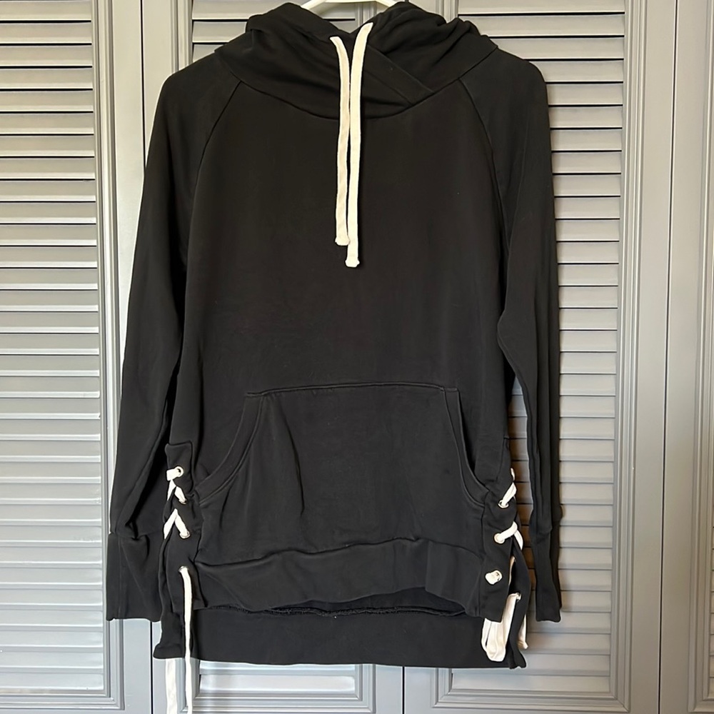 Gap : Black w/ Shoe Lace Tie Hoodie - XS